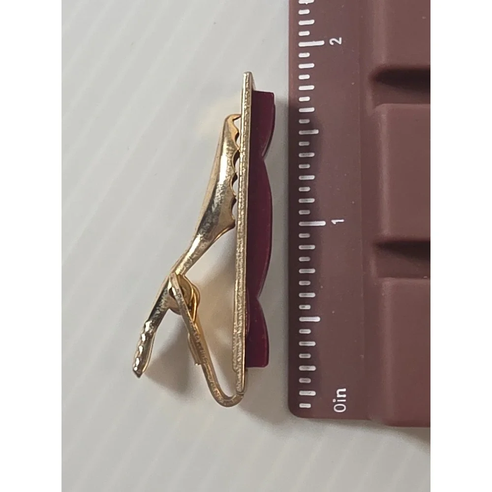 Unbranded Tie Clip OS Maroon Fair Vintage Gold Tone Geometric Bar Accessory